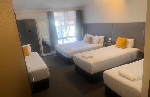 Fern Bay Hotel | Fern Bay Motel