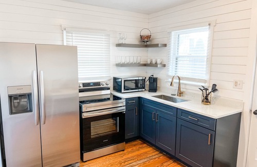 Fredericksburg Casa | Fern Cottage: 2 blocks to Main/Shared Hot tub