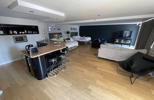 Pickmere Casa | Fernside Barn - Studio Apartment