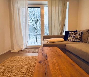 Reichshof Apartamento | FeWo Anders - Neubau mit Balkon im Bergischen Land