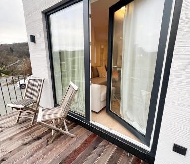 Reichshof Apartamento | FeWo Anders - Neubau mit Balkon im Bergischen Land