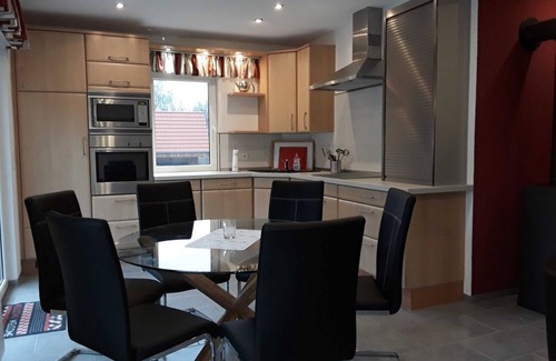 Muritz Apartamento | Fewo Pinocchio- mit Garten+terrasse 3sz 6erw.+1k - Ferienwohnungen im Haus Waldstück