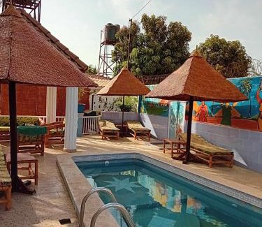 Kerr Serign Cama Y Desayuno | FHS Foundation House