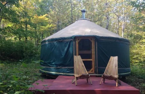Bayview Heights Alquiler De RV | Fiddlehead Farm Yurt