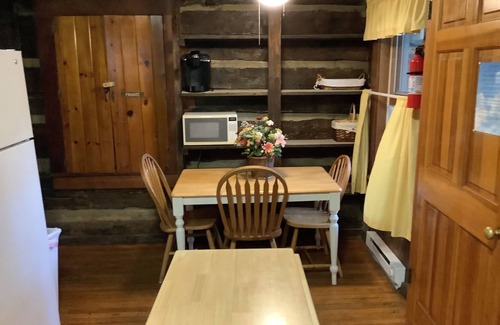 Charter Hills Casa | Enorme casa de registro original cómodo en las montañas de Carolina del Norte!