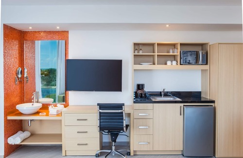 Ciudad del Carmen Hotel | Fiesta Inn Ciudad del Carmen Puente El Zacatal