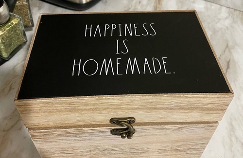 Hollister Casa | Fifth Street Retreat free parking free coffee