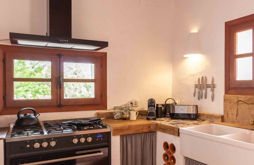 Lliber Otro | Finca Jabali by Richard Rentals