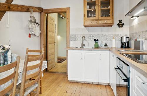 Fej Casa | Find Inner Silence In The Old Grain Loft