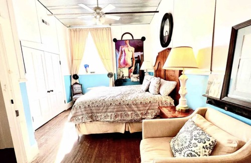 Ferdinand Apartamento | Fine Furniture Factory Luxury 2 Bedroom Apartment