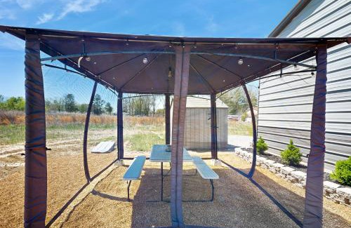 Wynnburg Hotel | Fins N Fowl