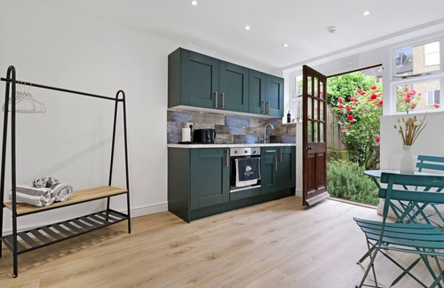 Brownswood Hotel | Finsbury Park Studios