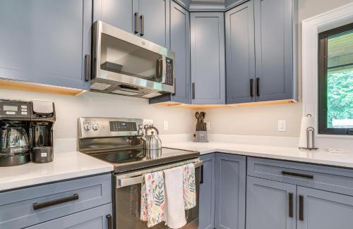 Alanson Casa | Fire Pit and Lake Views Cozy Crooked River Retreat!