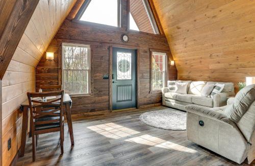 Idlewild Casa | Fire Pit, Grill and On-Site Pond Kenton Cabin