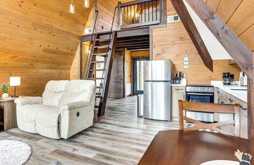 Idlewild Cabaña | Fire Pit, Grill & On-site Pond: Kenton Cabin