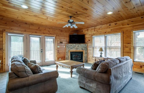 Gatlinburg Casa | Firefly Falls MTN View Hot Tub Game Room