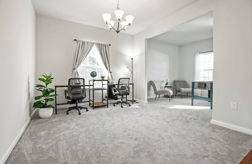 Palm Casa | Firepit - Foosball - King Suite - 500Mbps - Office