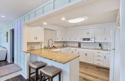 Gravois Mills Casa | Firepit, Spacious Decks, Kayak, Breathtaking Views