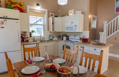 Oroville Cabaña | Firerock Hideout - Short stroll to Everything!