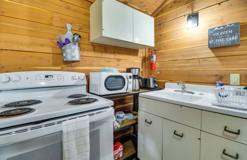 Lakeview Cabina | Fish & Boat: Angler's Cabin 2 Mi to White River