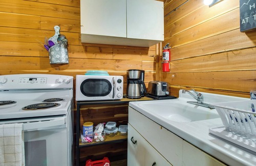 Lakeview Cabina | Fish & Boat: Angler's Cabin 2 Mi to White River