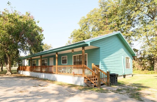 Lake Village Condominio | Fishing cabin with views on Lake Chicot!