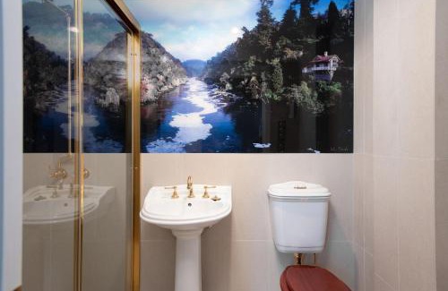 Westbury Hotel | Fitzpatricks Inn