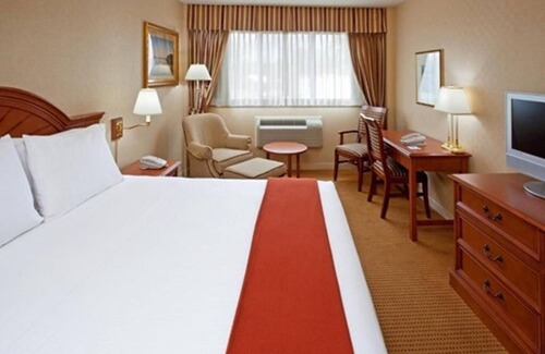 Lawrence Hotel | Five Towns Inn - JFK Airport