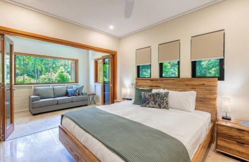 Port Douglas Villa | Flagstaff Pavillion - A Lush Subtropical Paradise