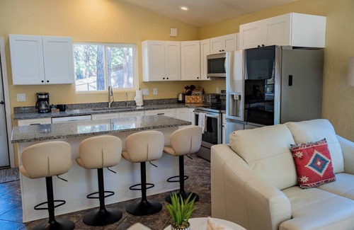 Ponderosa Trails Casa | Flagstaff 4BR Forest Retreat | Walk to Trails & NAU