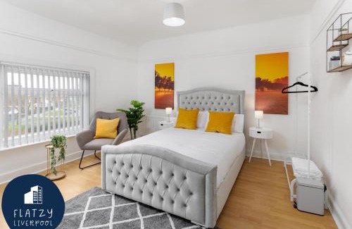 Liverpool Casa | FLATZY - 6 bed Oasis Close to Football Stadiums