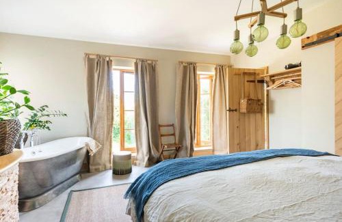 Chillington Casa | Fledgling Barn: stunning new coastal holiday home