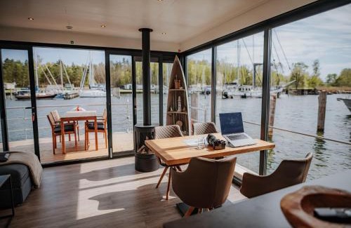 Peenemuende Alquiler De Eote | Floating Comfort in Peenemünde