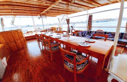 Luxor Alquiler De Eote | Floating Hotel - Family Home Nile Boat