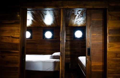 Tanjungbenoa Alquiler De Eote | Floating Hotel SALTWATER COWBOYS