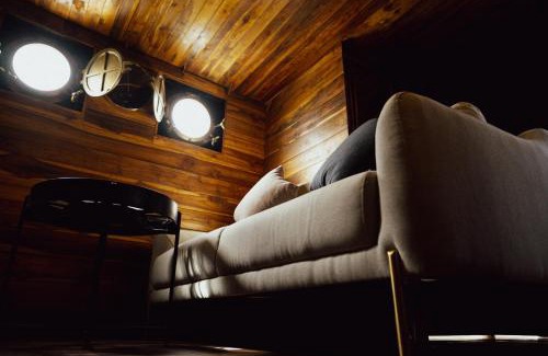 Tanjungbenoa Alquiler De Eote | Floating Hotel SALTWATER COWBOYS