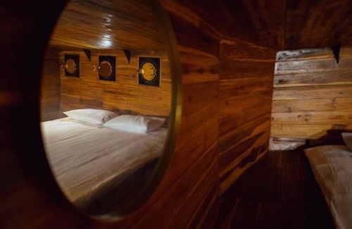 Tanjungbenoa Alquiler De Eote | Floating Hotel SALTWATER COWBOYS