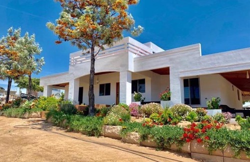 Valle de Guadalupe Cabina | Flor de Cera