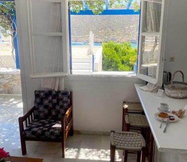 Apollonas Apartamento | Flora's Apartments