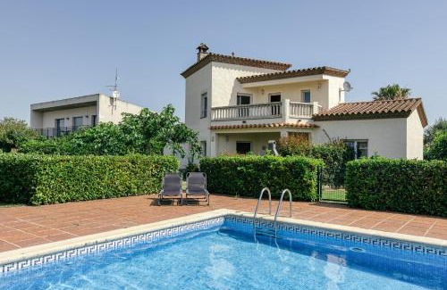 Torroella de Fluvia Villa | Flores