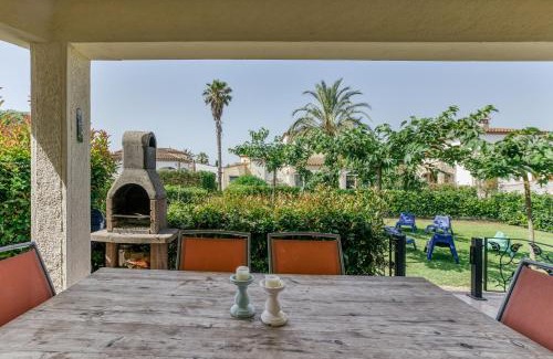 Torroella de Fluvia Villa | Flores