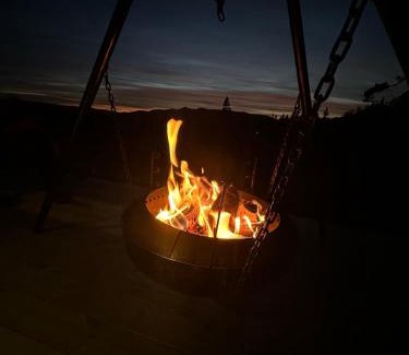 Rauland Casa | Flott moderne hytte i Holterdalen, 4 soverom, 2 bad, Jacuzzi, garasje