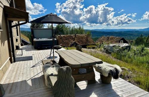 Rauland Casa | Flott moderne hytte i Holterdalen, 4 soverom, 2 bad, Jacuzzi, garasje
