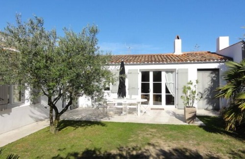 La Flotte Casa | la flota en re retais estilo casa, en el centro del pueblo y cerca del mar