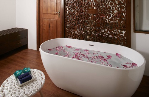 Piliyandala Alquiler De Eote | Flow by The Amber Collection - Luxury River Cruises in Sri Lanka