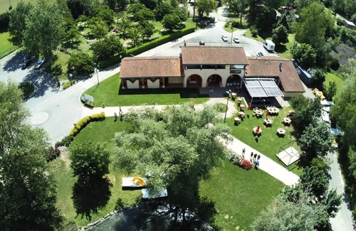 Montgeard Chalet De Esquí | Camping du Lac de la Thésauque *** - Chalet confort de 3 habitaciones para 4 personas + aire acondicionado