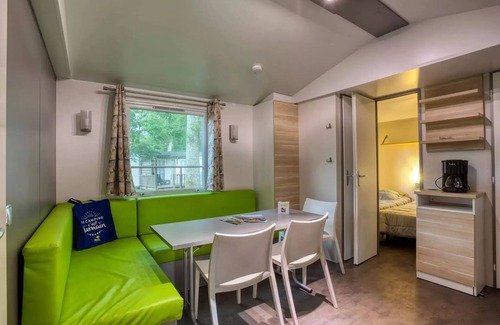 Tremolat Casa | Flower Camping LES BERGES DE LA DORDOGNE **** - Mobil-Home Standard 30m2 Trémolat - 3 bedrooms + Terrace semi-covered 6 people