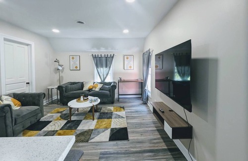 Flushing Apartamento | Flushing Centennial Farmhouse,Apt B-Fully stocked