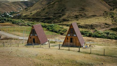 Kaputan Casa | Focus Point Drakhtik - Green Cabin