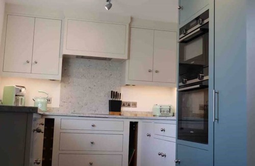 Austwick Cabaña | Folly Cottage: A Cosy, Dog friendly cottage in a village in North Yorks Dales.